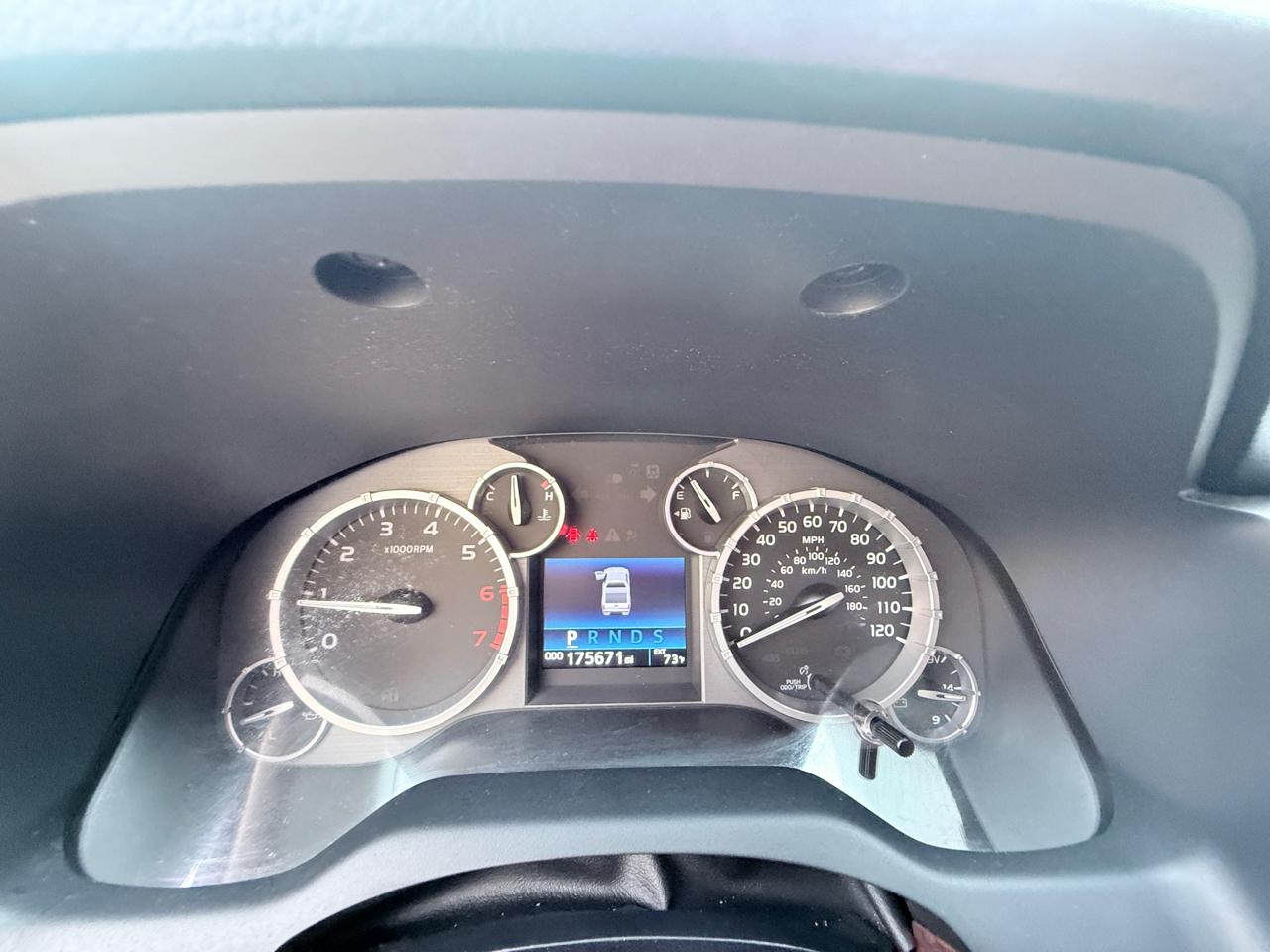 Toyota Tundra Platinum CrewMax 5.7L FFV 4WD 2016
