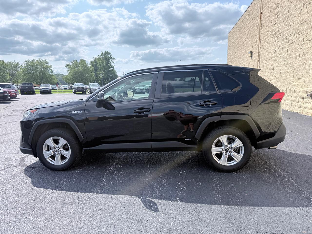 Toyota RAV4 Hybrid XLE 2020