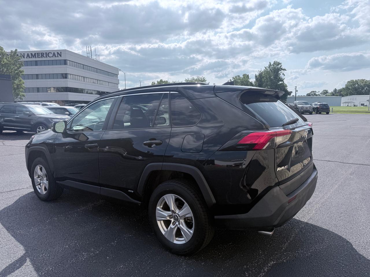 Toyota RAV4 Hybrid XLE 2020