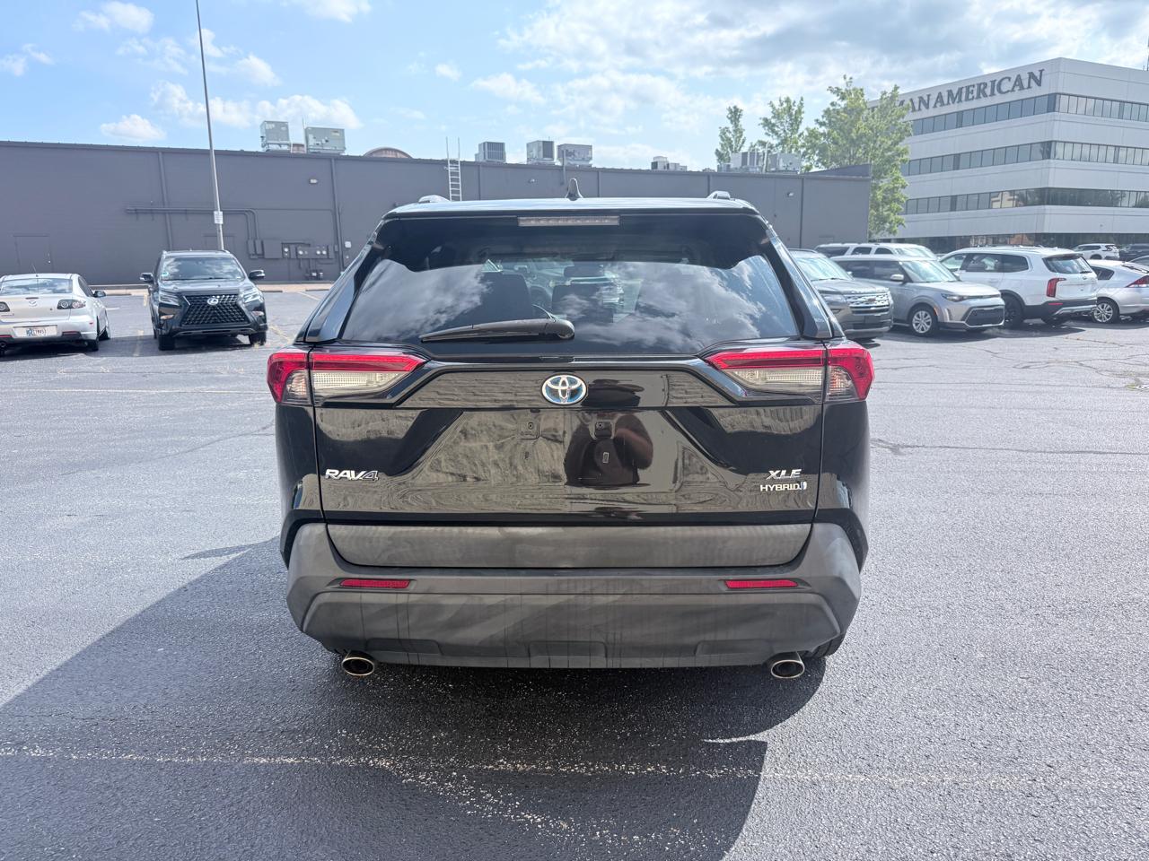 Toyota RAV4 Hybrid XLE 2020