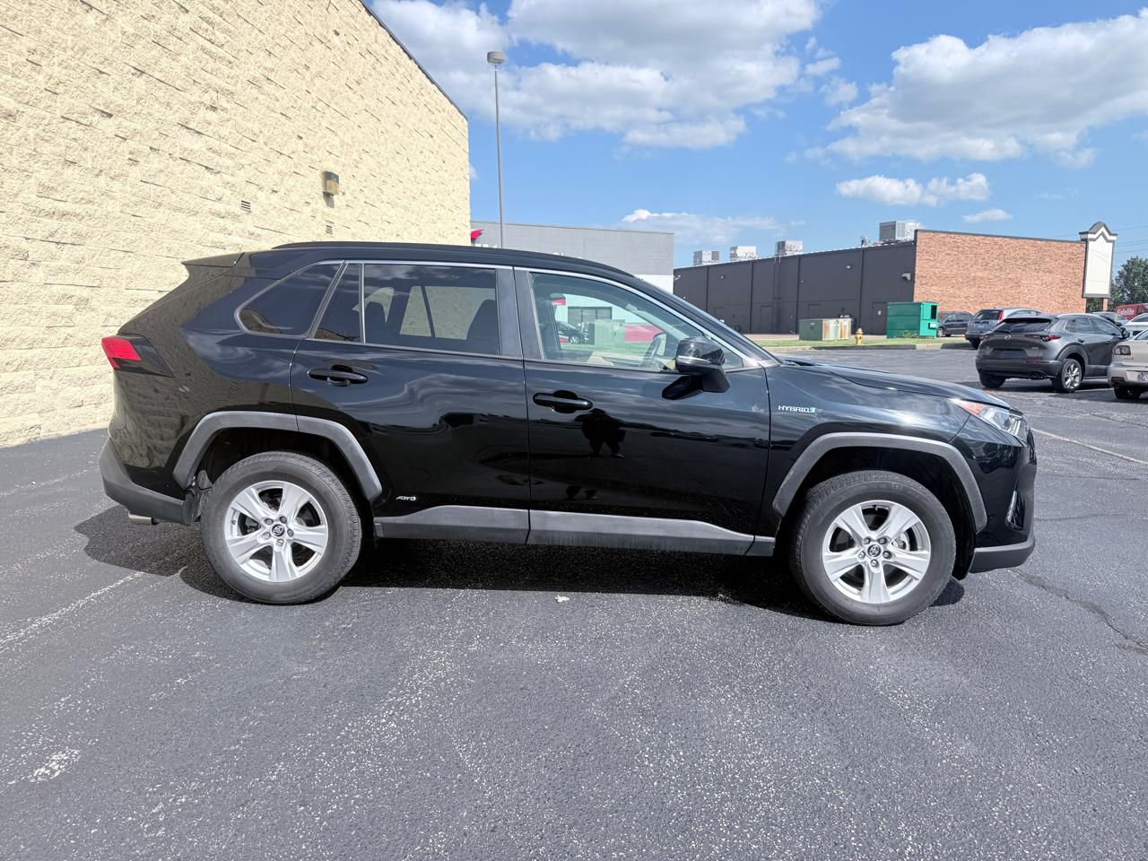 Toyota RAV4 Hybrid XLE 2020
