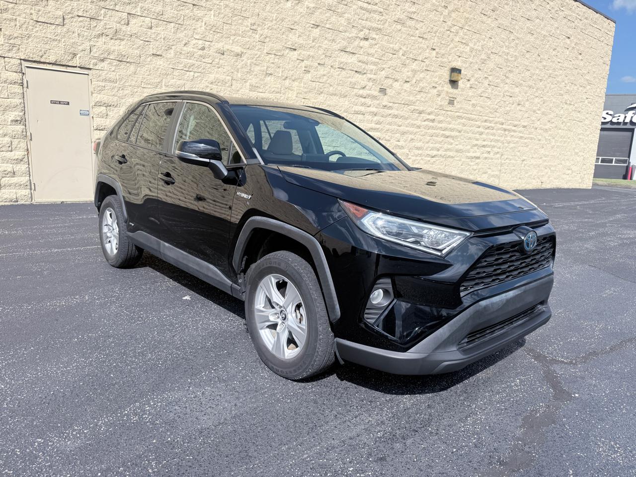 Toyota RAV4 Hybrid XLE 2020