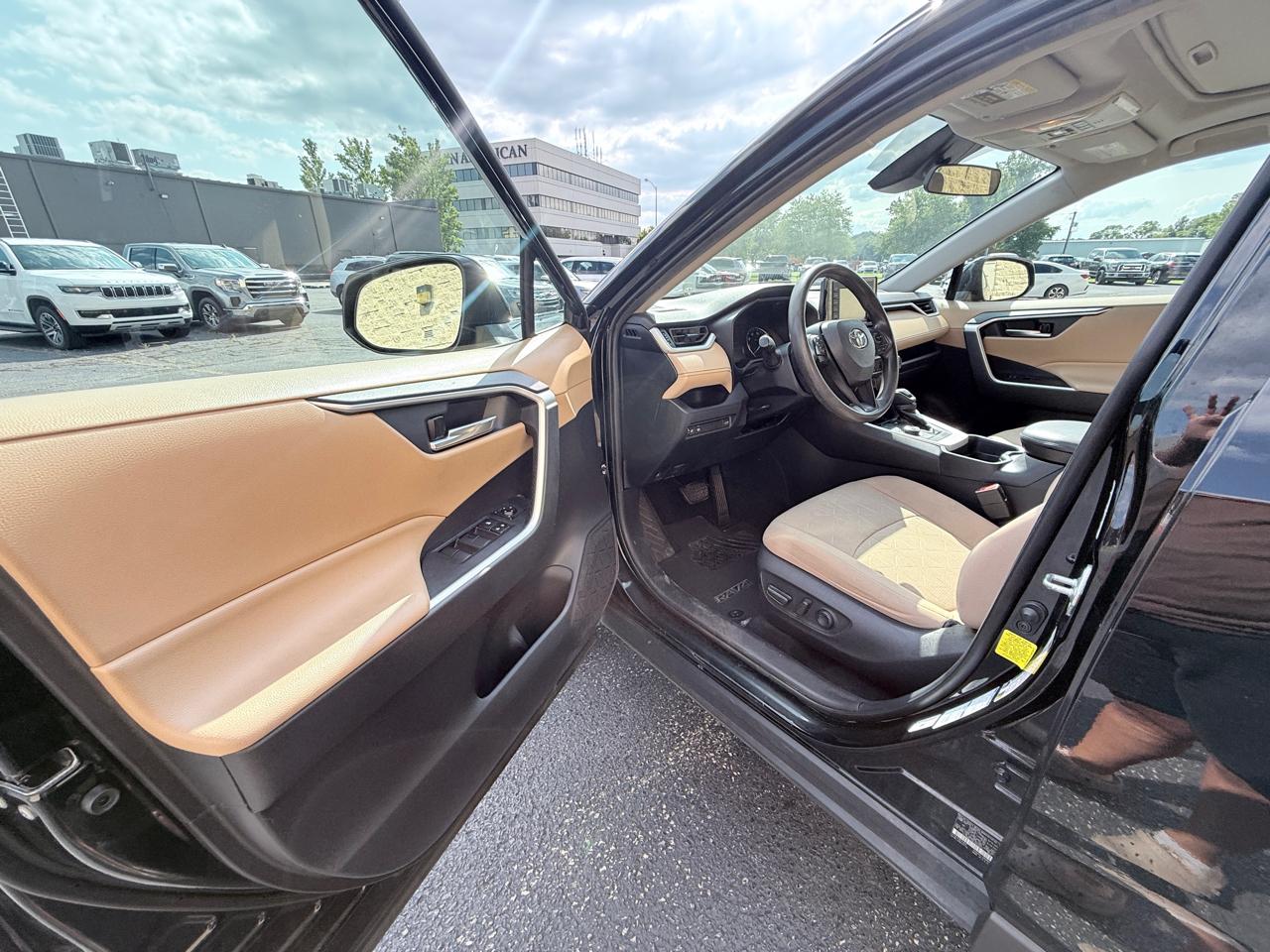 Toyota RAV4 Hybrid XLE 2020