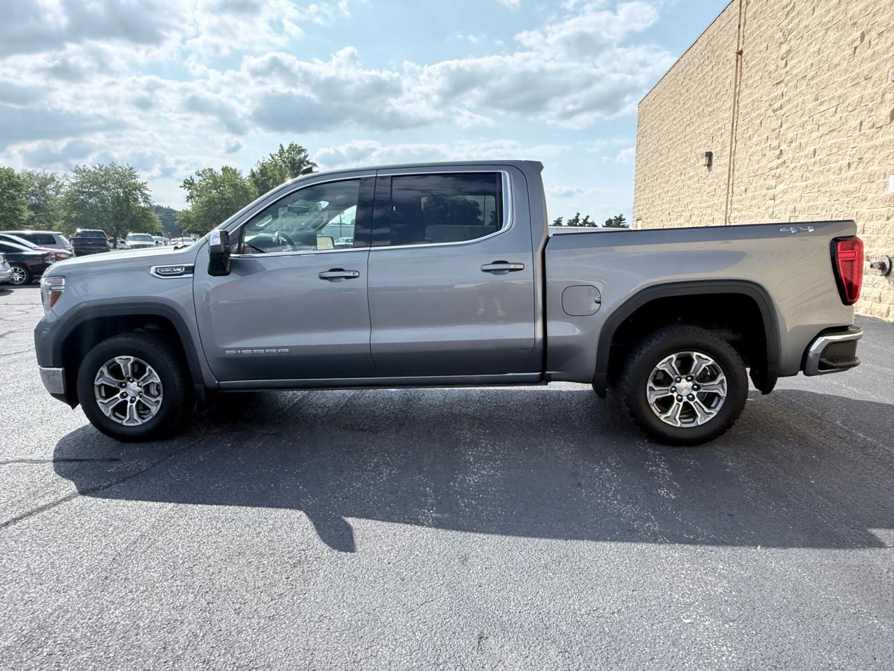GMC Sierra 1500 SLE Crew Cab Short Box 4WD 2019