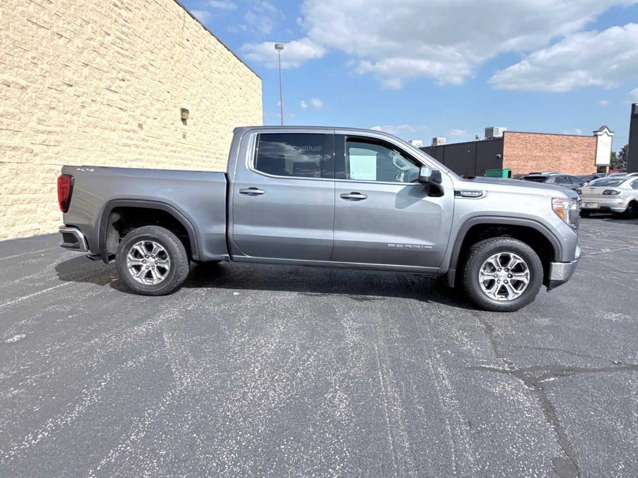 GMC Sierra 1500 SLE Crew Cab Short Box 4WD 2019