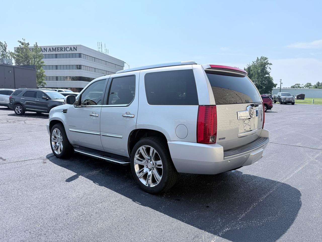 Cadillac Escalade AWD Luxury 2012