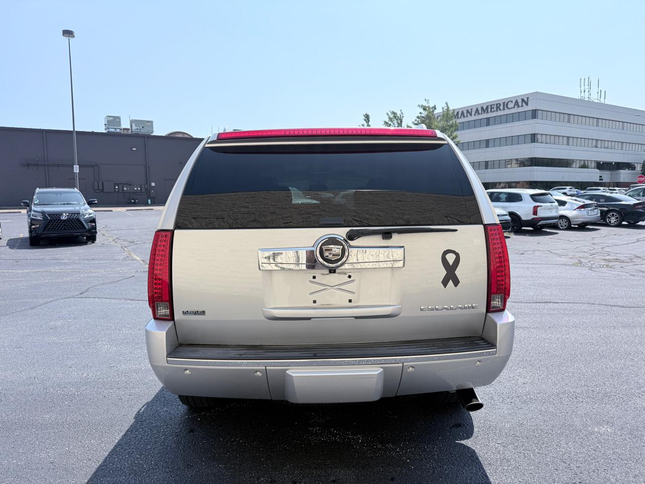 Cadillac Escalade AWD Luxury 2012