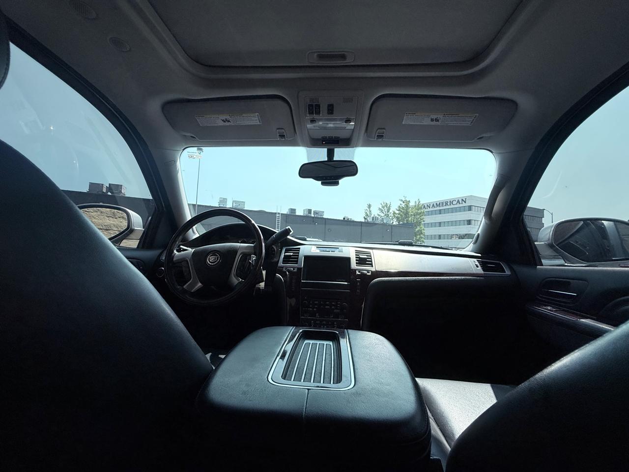 Cadillac Escalade AWD Luxury 2012
