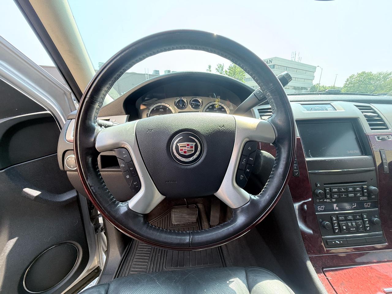 Cadillac Escalade AWD Luxury 2012