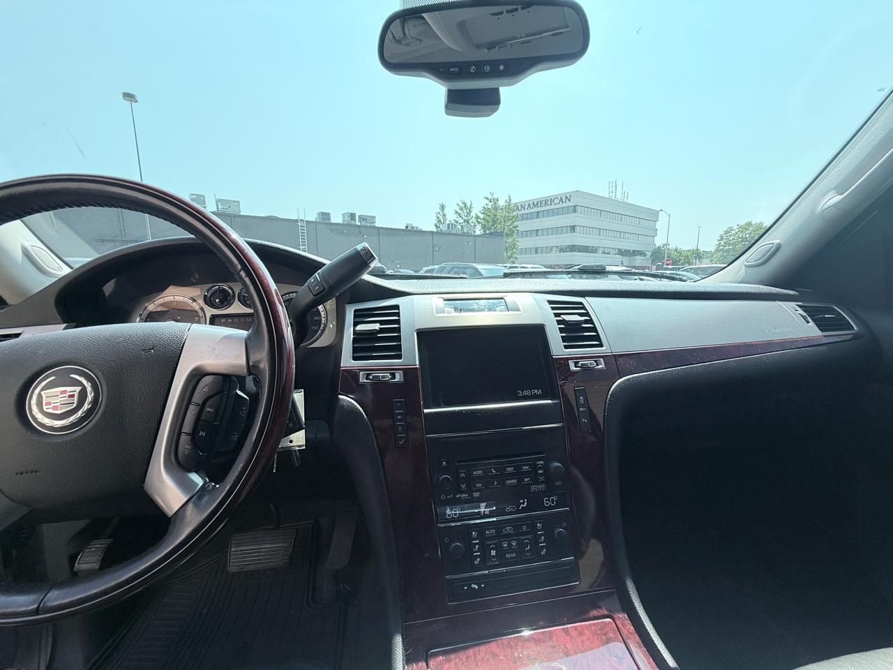 Cadillac Escalade AWD Luxury 2012