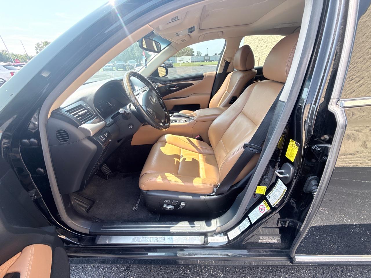 Lexus LS 460 Luxury Sedan AWD 2014