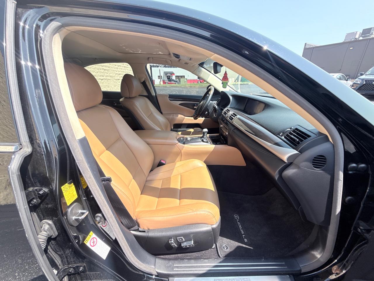 Lexus LS 460 Luxury Sedan AWD 2014