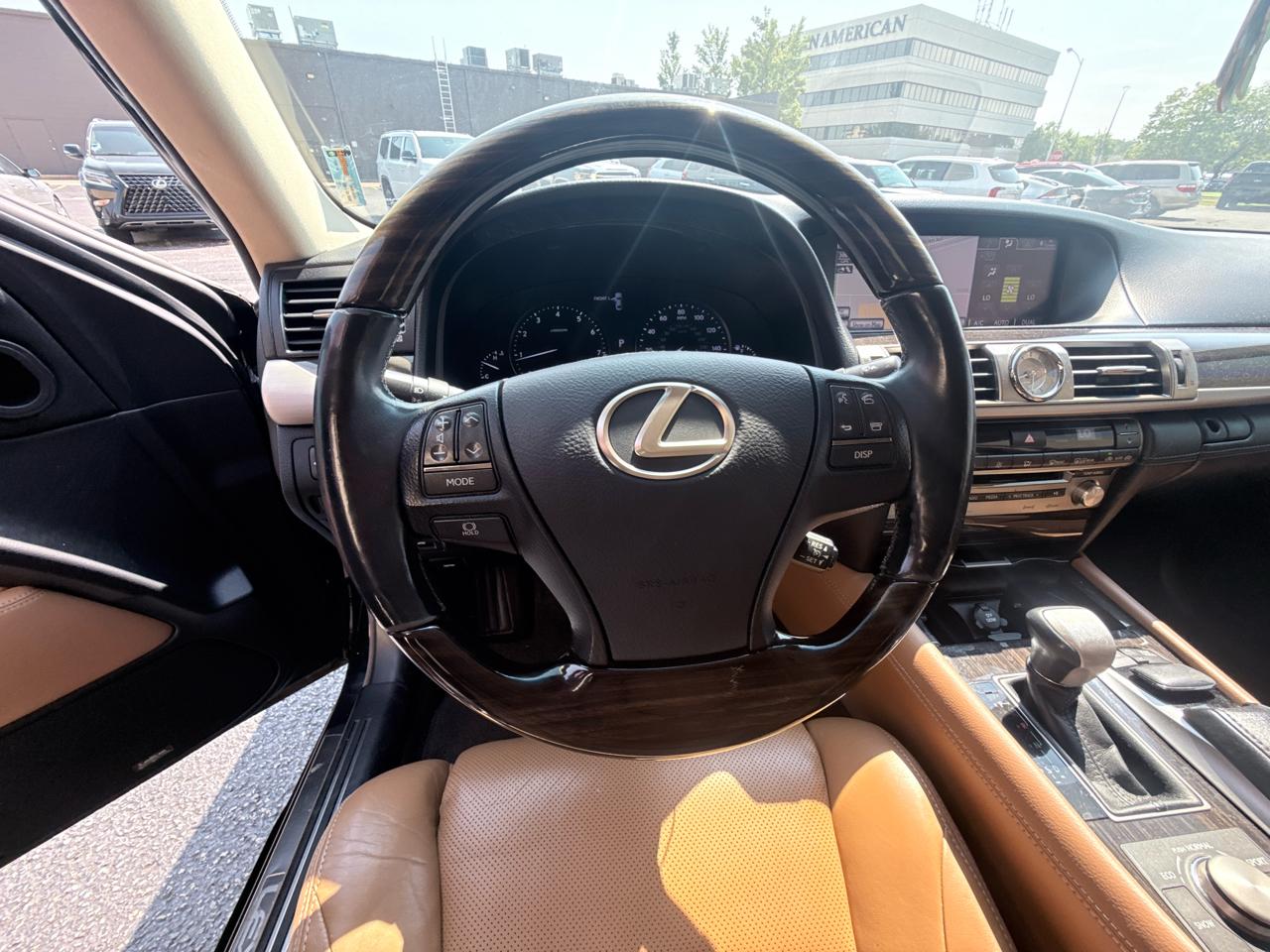 Lexus LS 460 Luxury Sedan AWD 2014