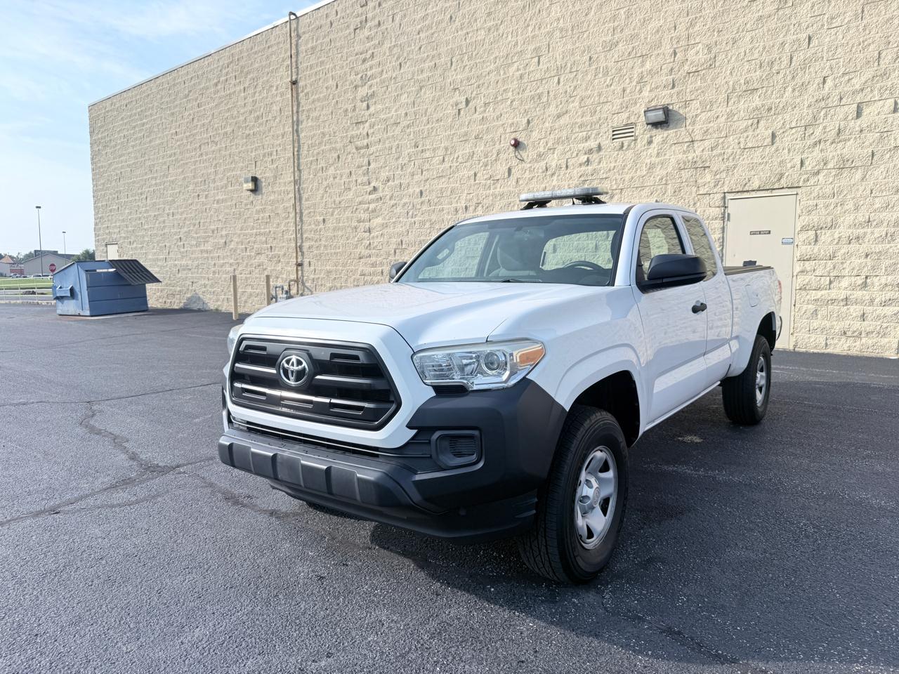Toyota Tacoma SR5 Access Cab I4 6AT 4WD 2017