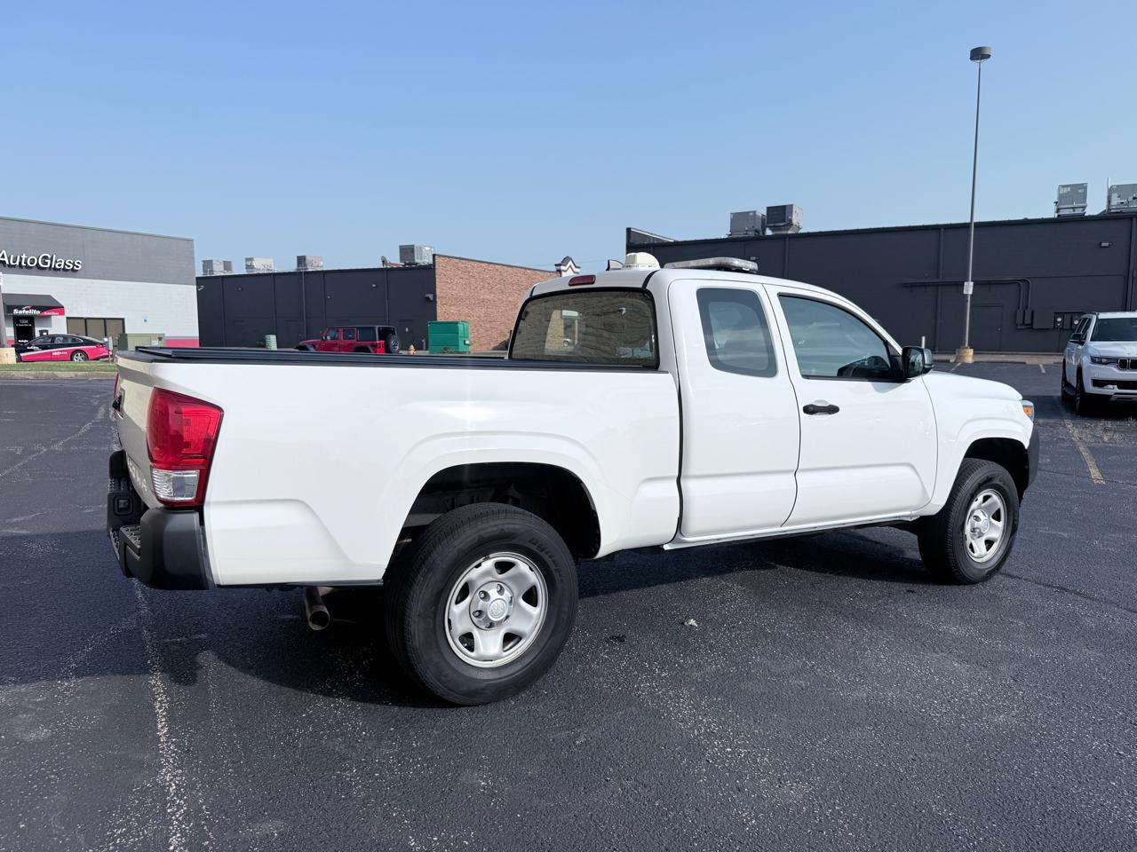 Toyota Tacoma SR5 Access Cab I4 6AT 4WD 2017