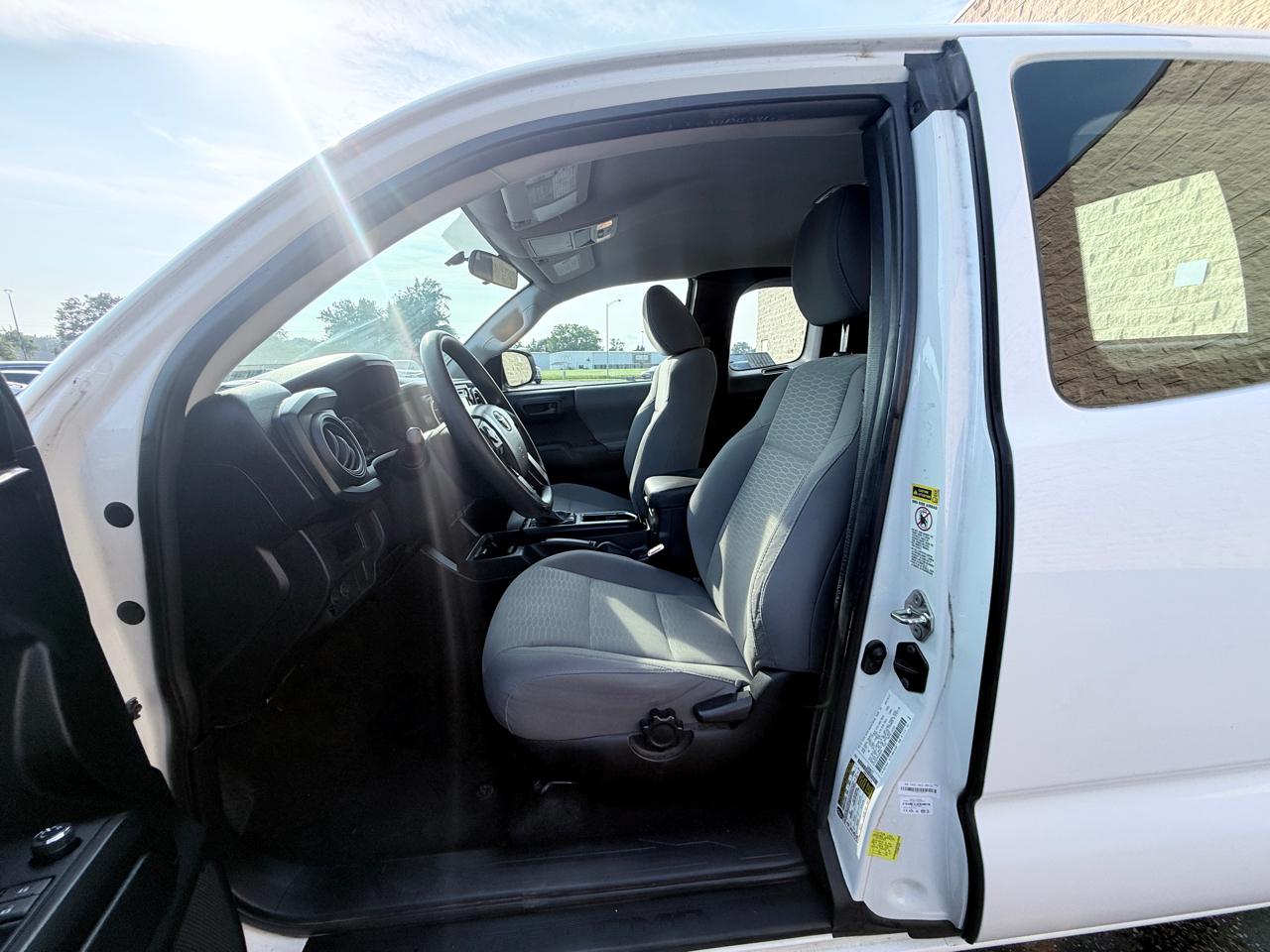 Toyota Tacoma SR5 Access Cab I4 6AT 4WD 2017