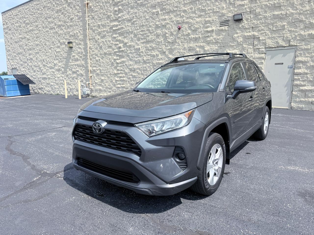 Toyota RAV4 XLE AWD 2021