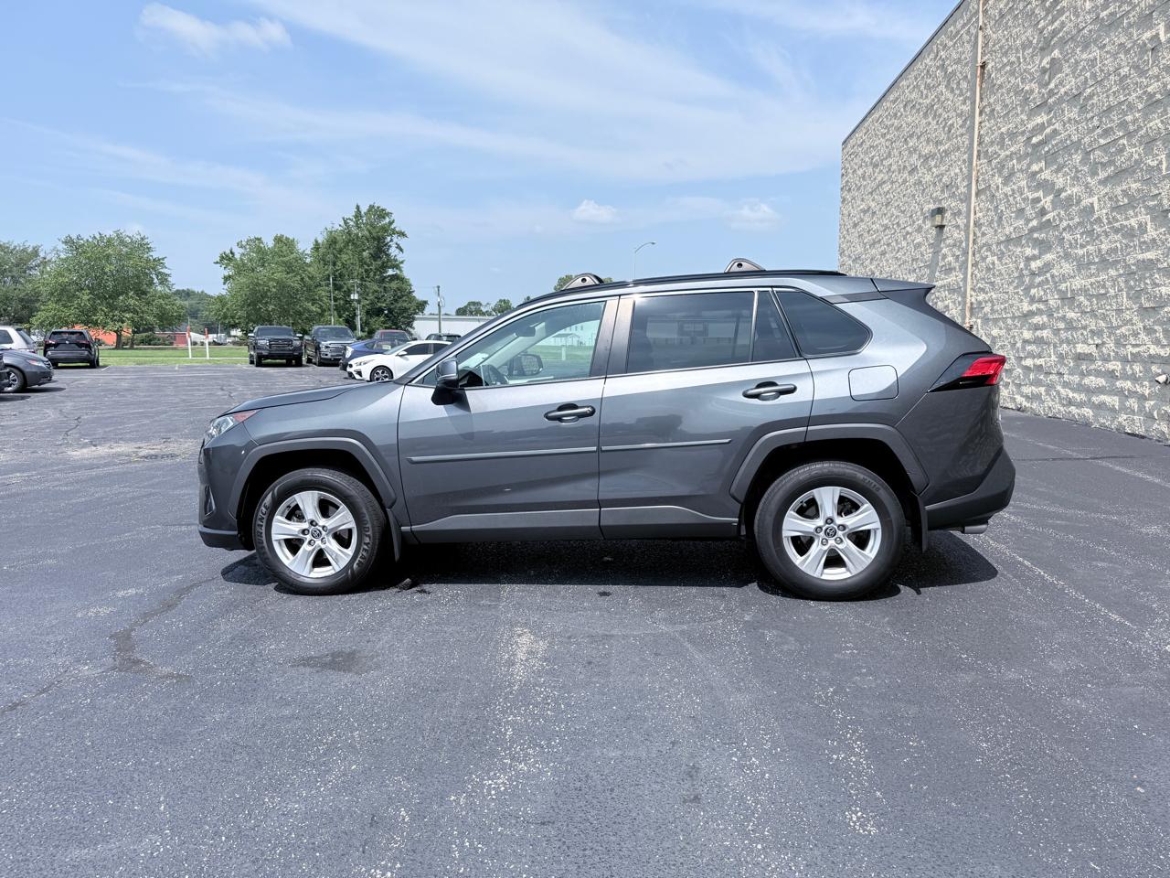 Toyota RAV4 XLE AWD 2021
