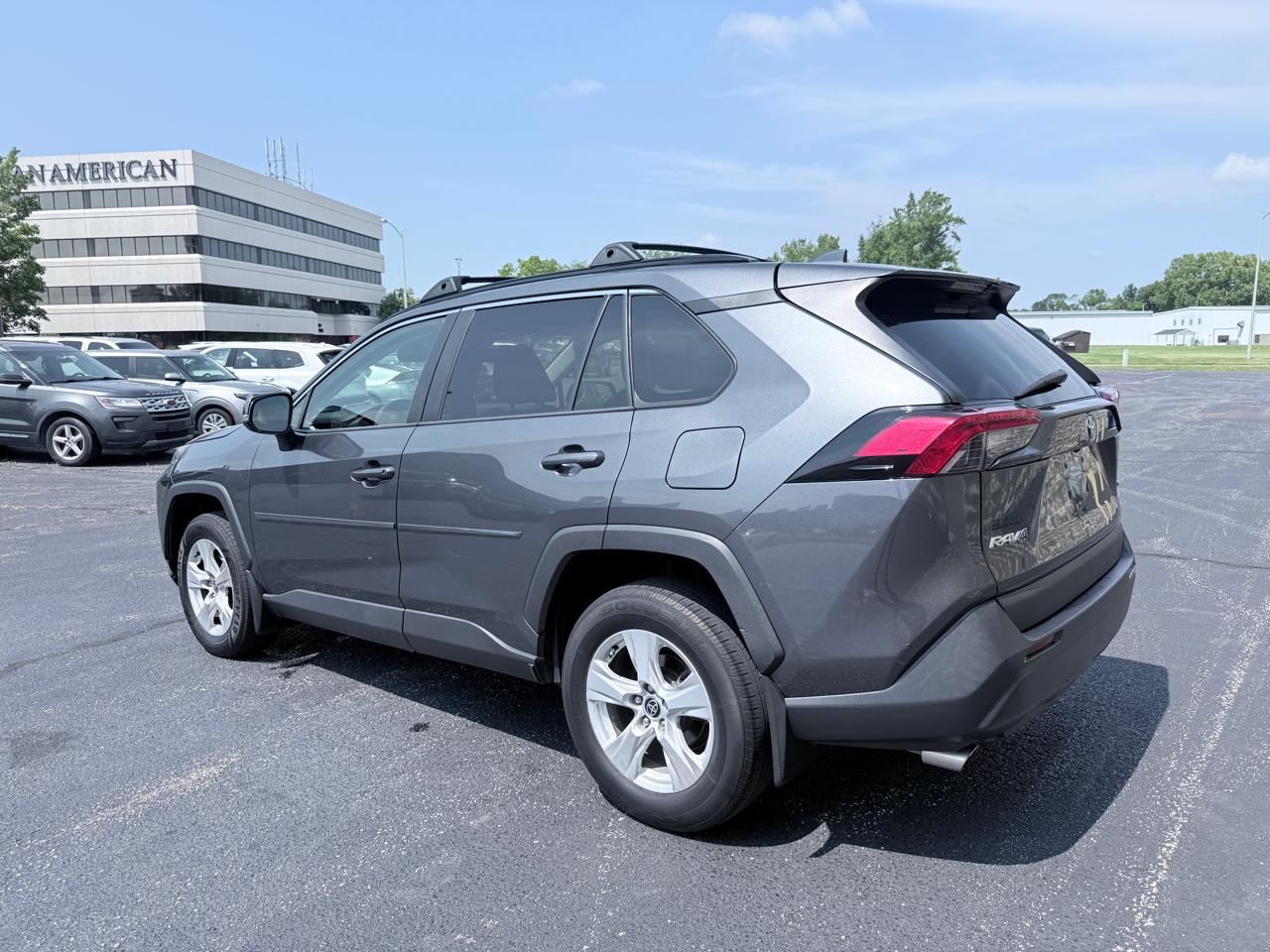 Toyota RAV4 XLE AWD 2021
