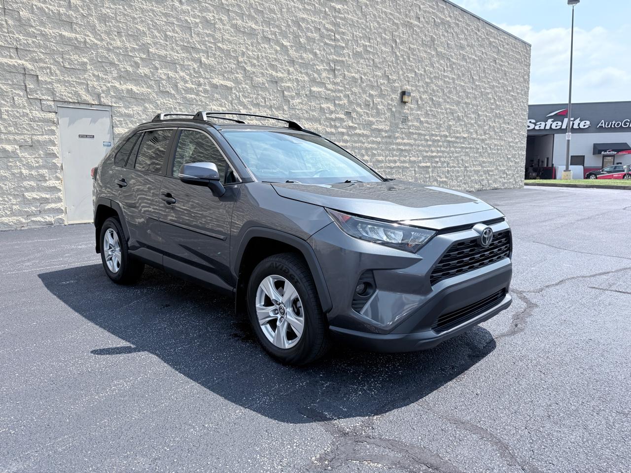 Toyota RAV4 XLE AWD 2021