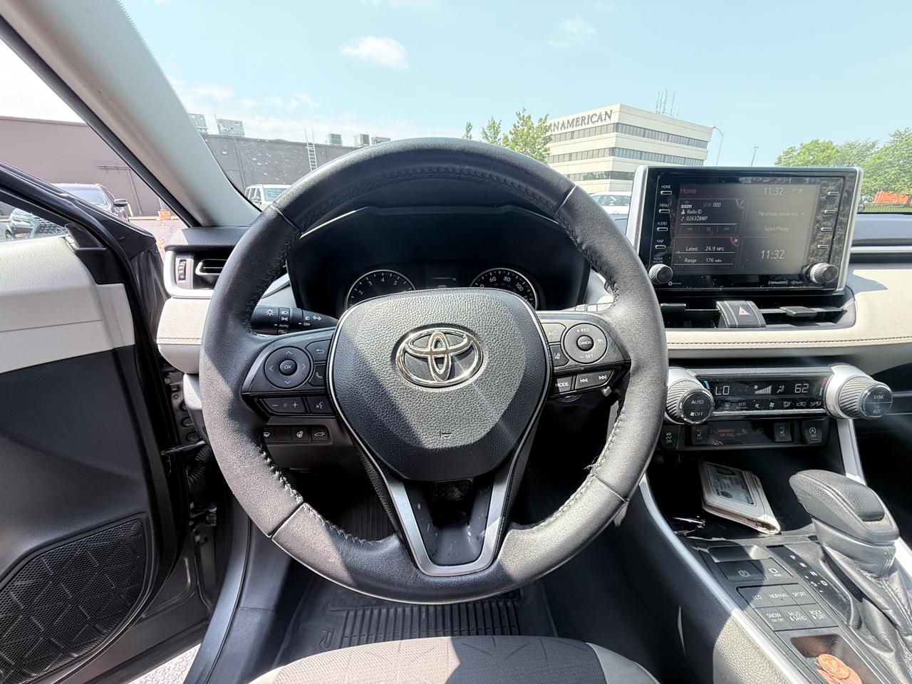Toyota RAV4 XLE AWD 2021