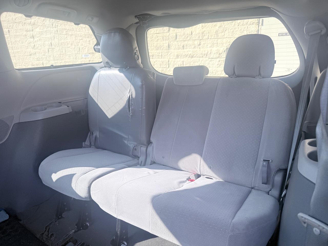 Toyota Sienna LE 8-Passenger 2020