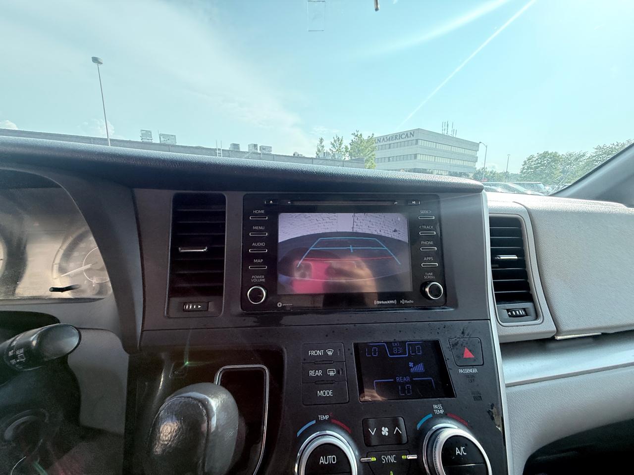 Toyota Sienna LE 8-Passenger 2020
