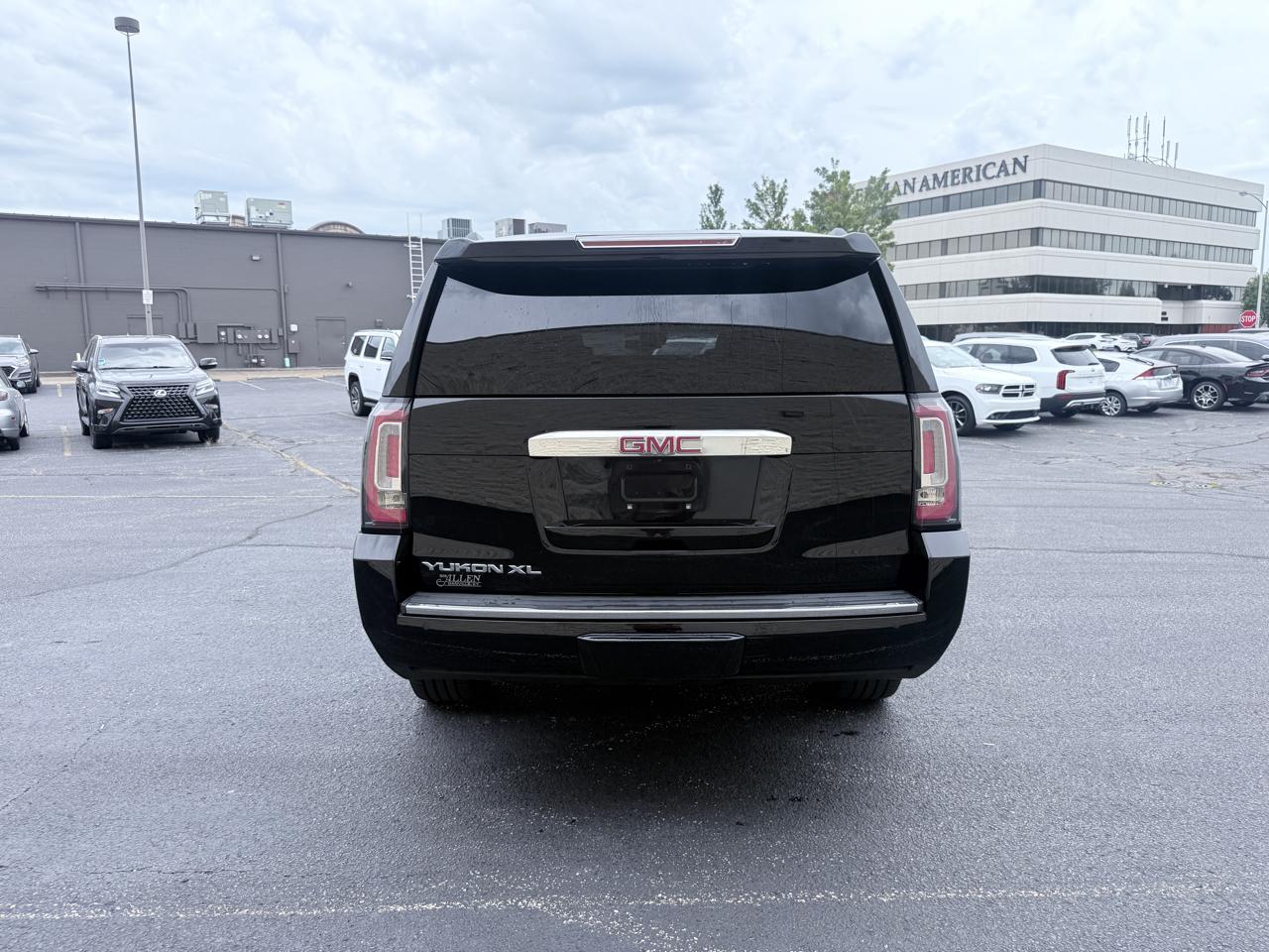 GMC Yukon XL Denali 4WD 2016