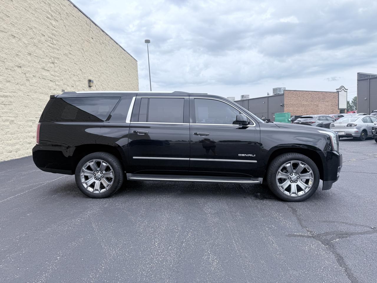 GMC Yukon XL Denali 4WD 2016