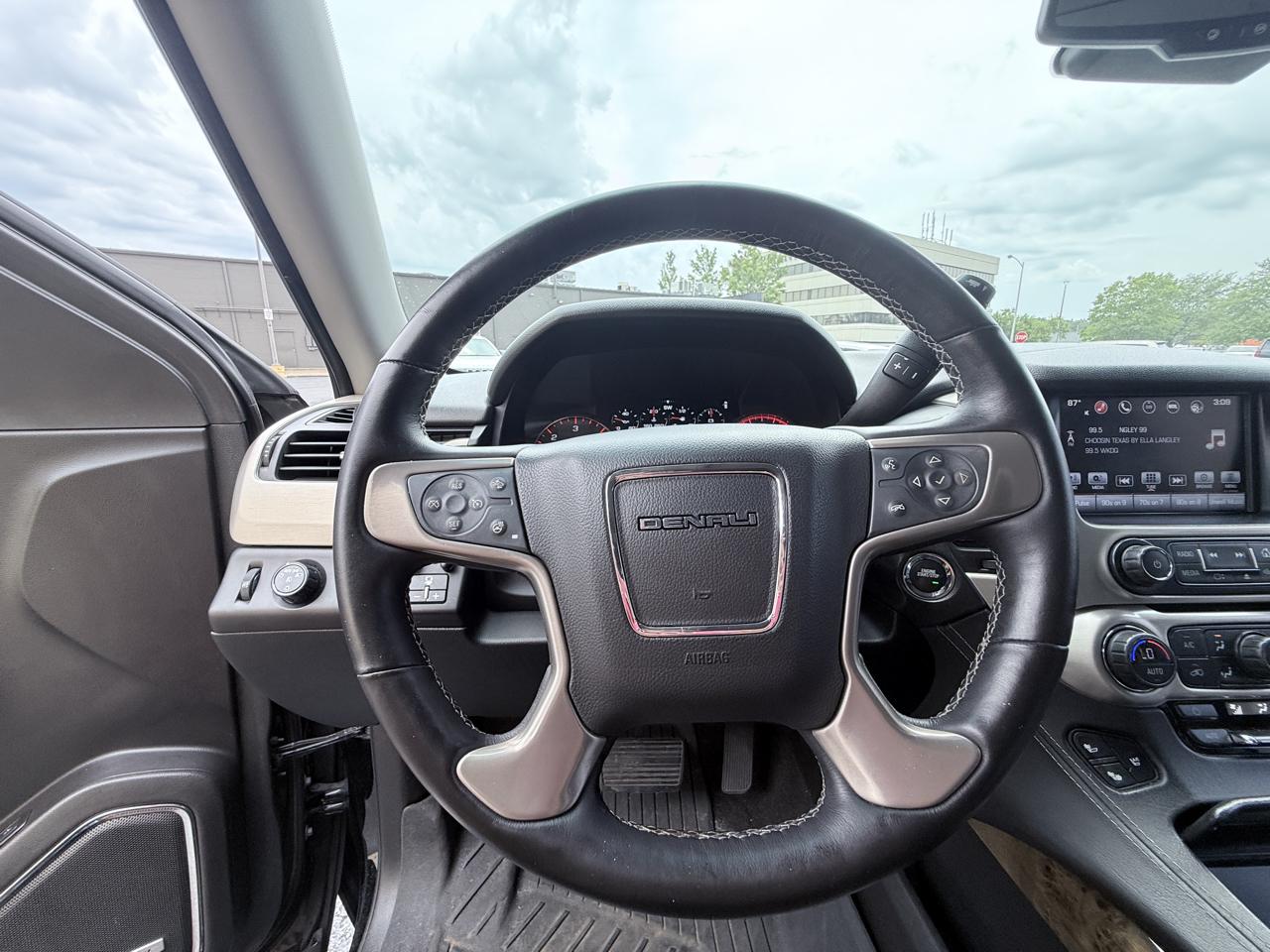 GMC Yukon XL Denali 4WD 2016