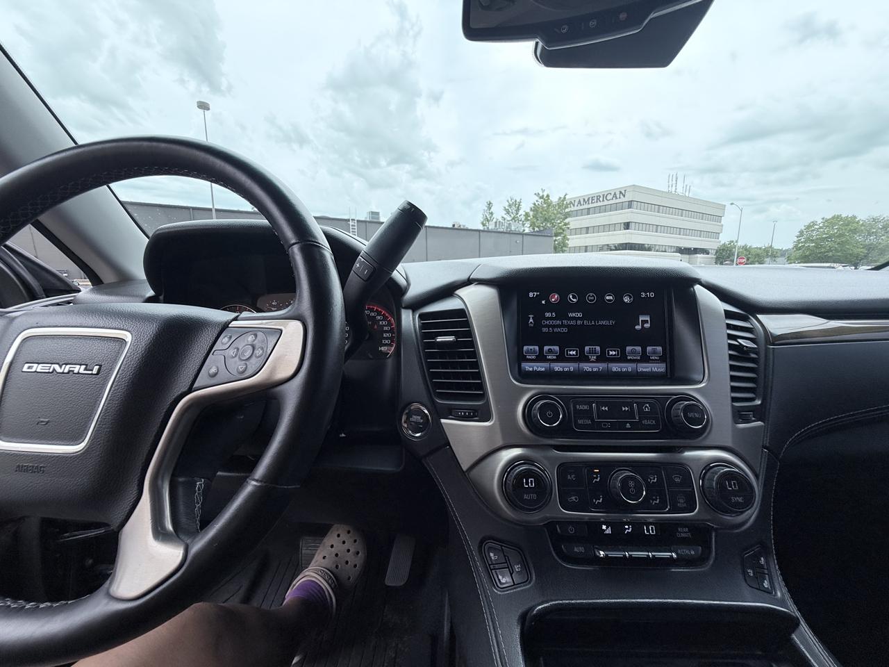 GMC Yukon XL Denali 4WD 2016