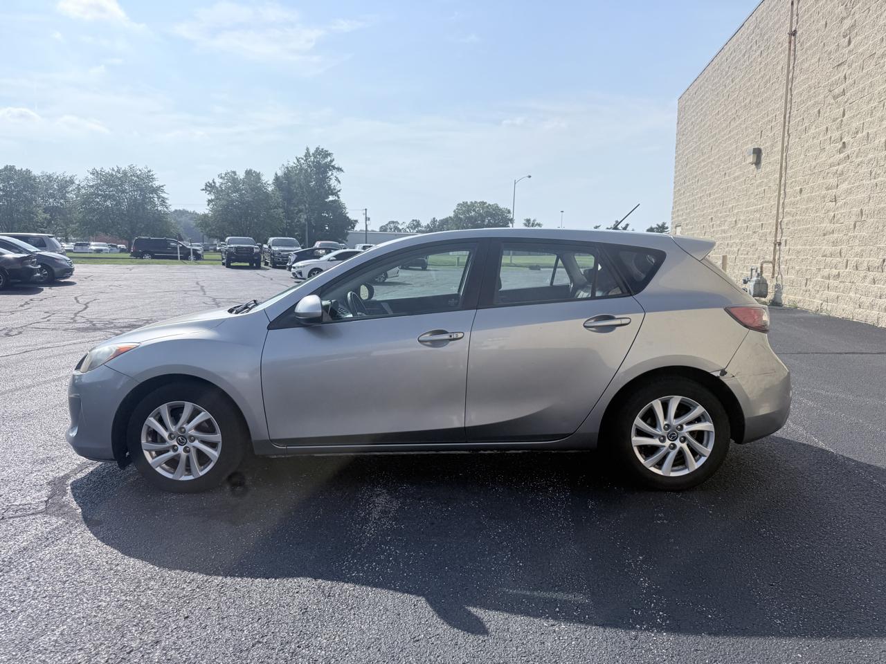 Mazda MAZDA3 i Grand Touring MT 5-Door 2013