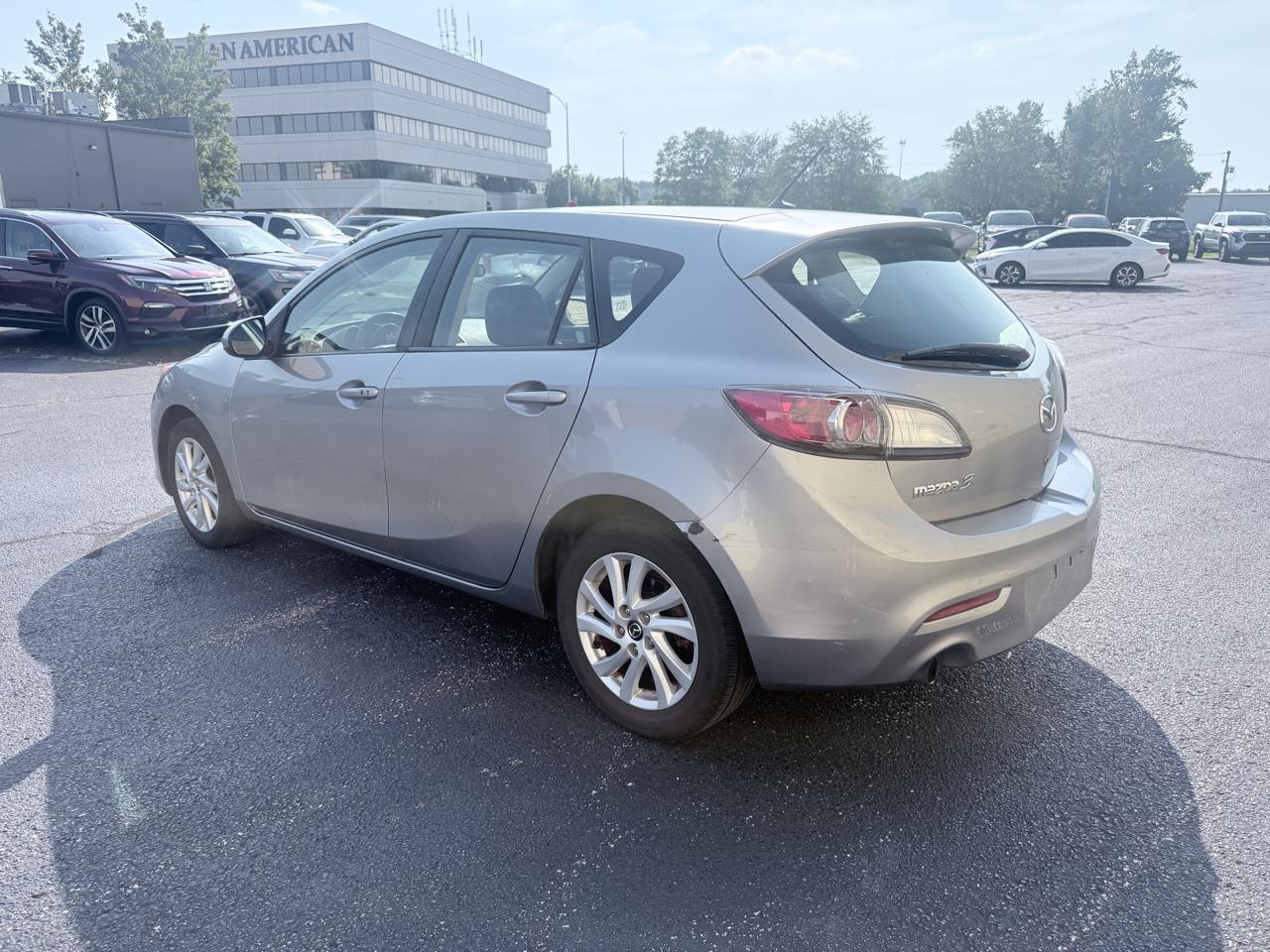 Mazda MAZDA3 i Grand Touring MT 5-Door 2013