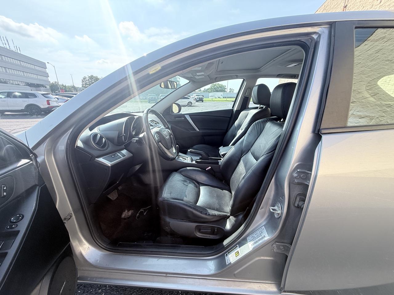 Mazda MAZDA3 i Grand Touring MT 5-Door 2013