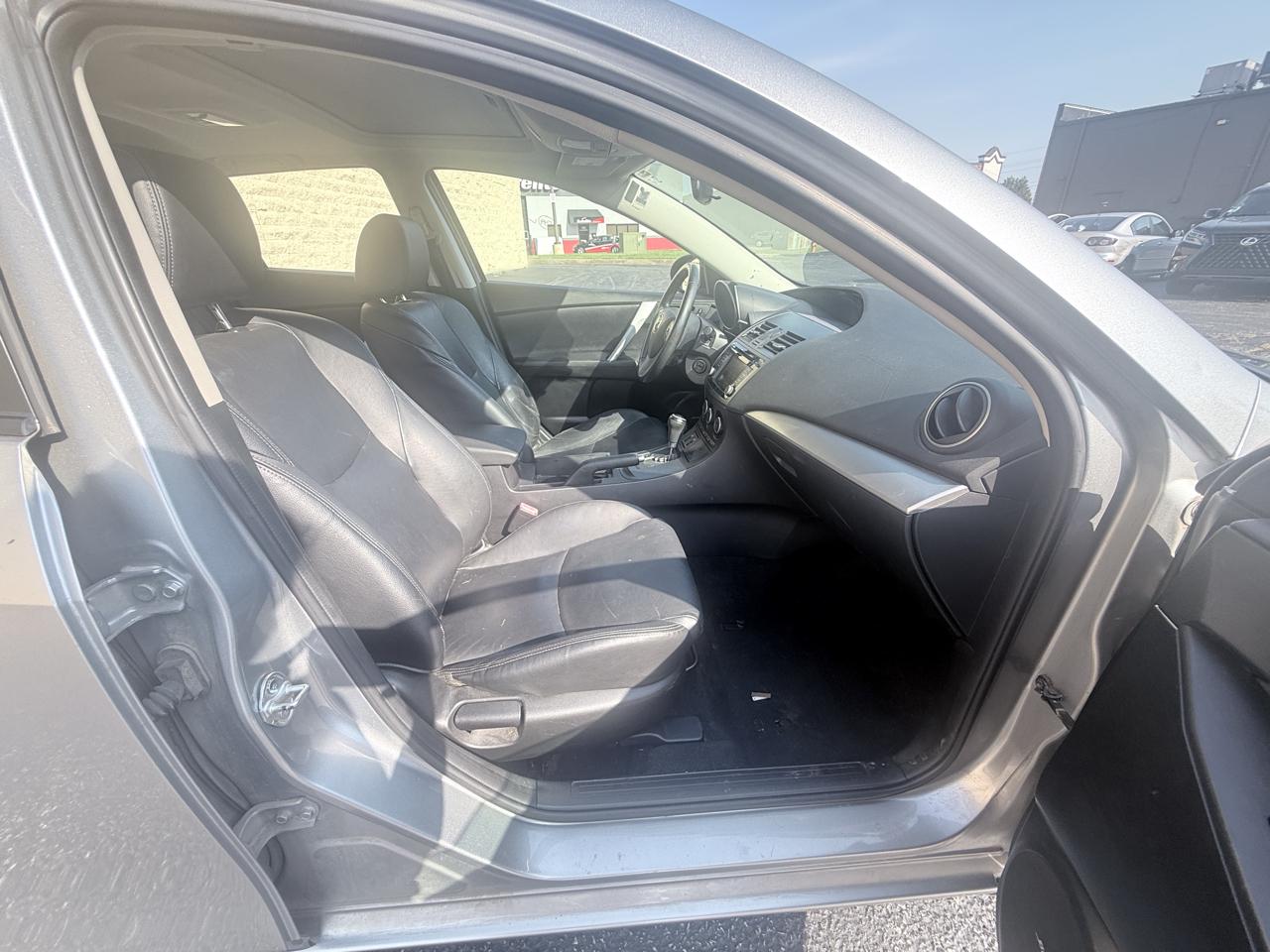 Mazda MAZDA3 i Grand Touring MT 5-Door 2013