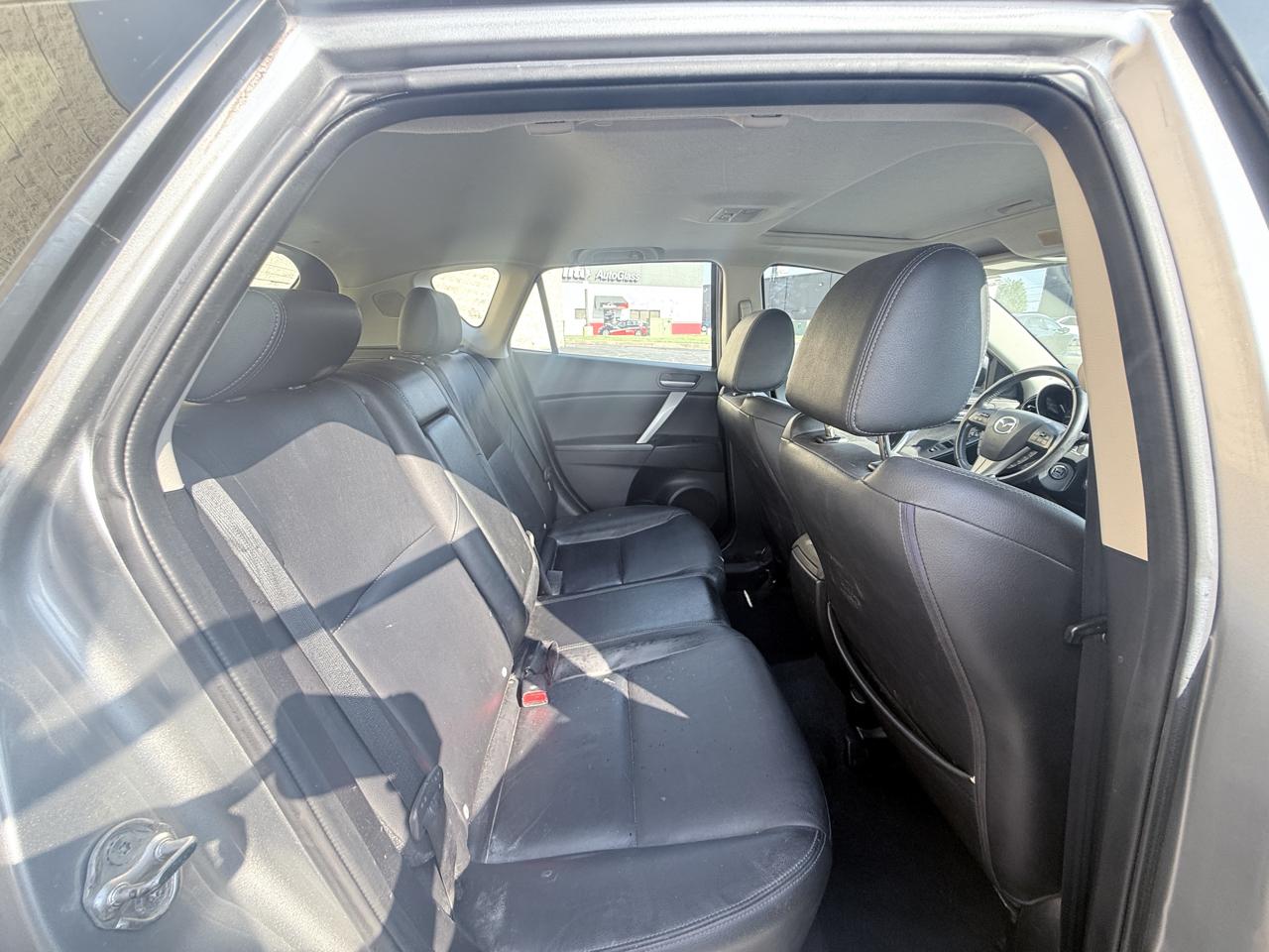 Mazda MAZDA3 i Grand Touring MT 5-Door 2013