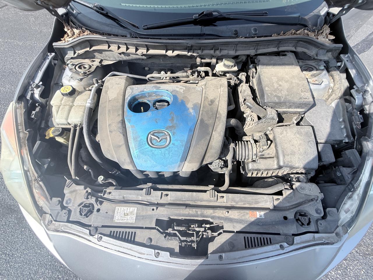 Mazda MAZDA3 i Grand Touring MT 5-Door 2013