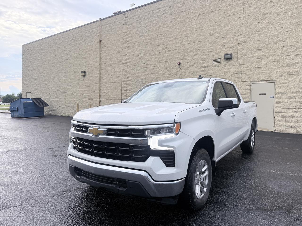 Chevrolet Silverado 1500 LT Crew Cab 4WD 2023