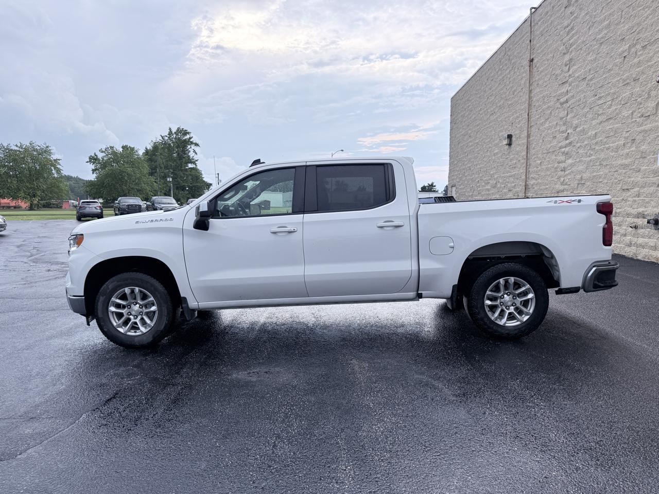 Chevrolet Silverado 1500 LT Crew Cab 4WD 2023