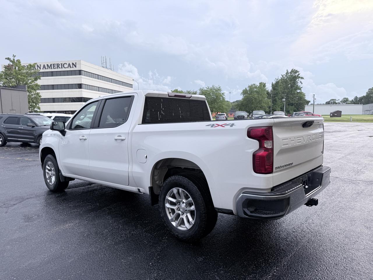 Chevrolet Silverado 1500 LT Crew Cab 4WD 2023