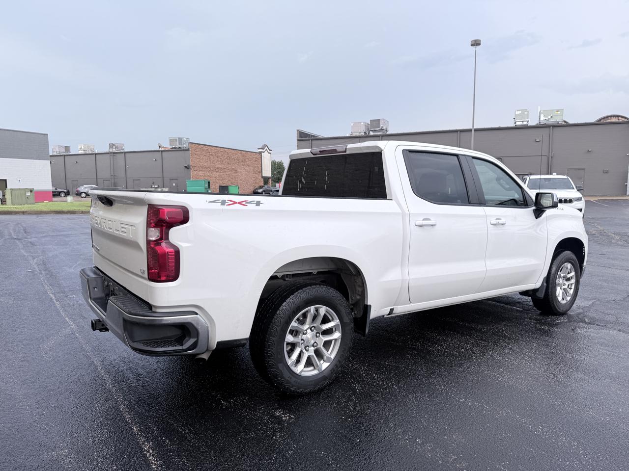 Chevrolet Silverado 1500 LT Crew Cab 4WD 2023