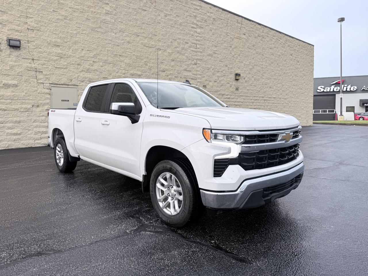 Chevrolet Silverado 1500 LT Crew Cab 4WD 2023