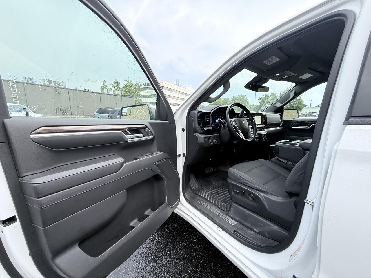 Chevrolet Silverado 1500 LT Crew Cab 4WD 2023