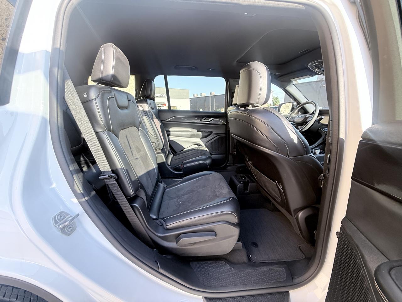Jeep Grand Cherokee L Laredo 2023