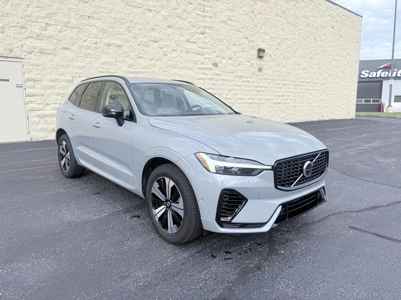Volvo XC60 Recharge T8 Plus Dark AWD 2024