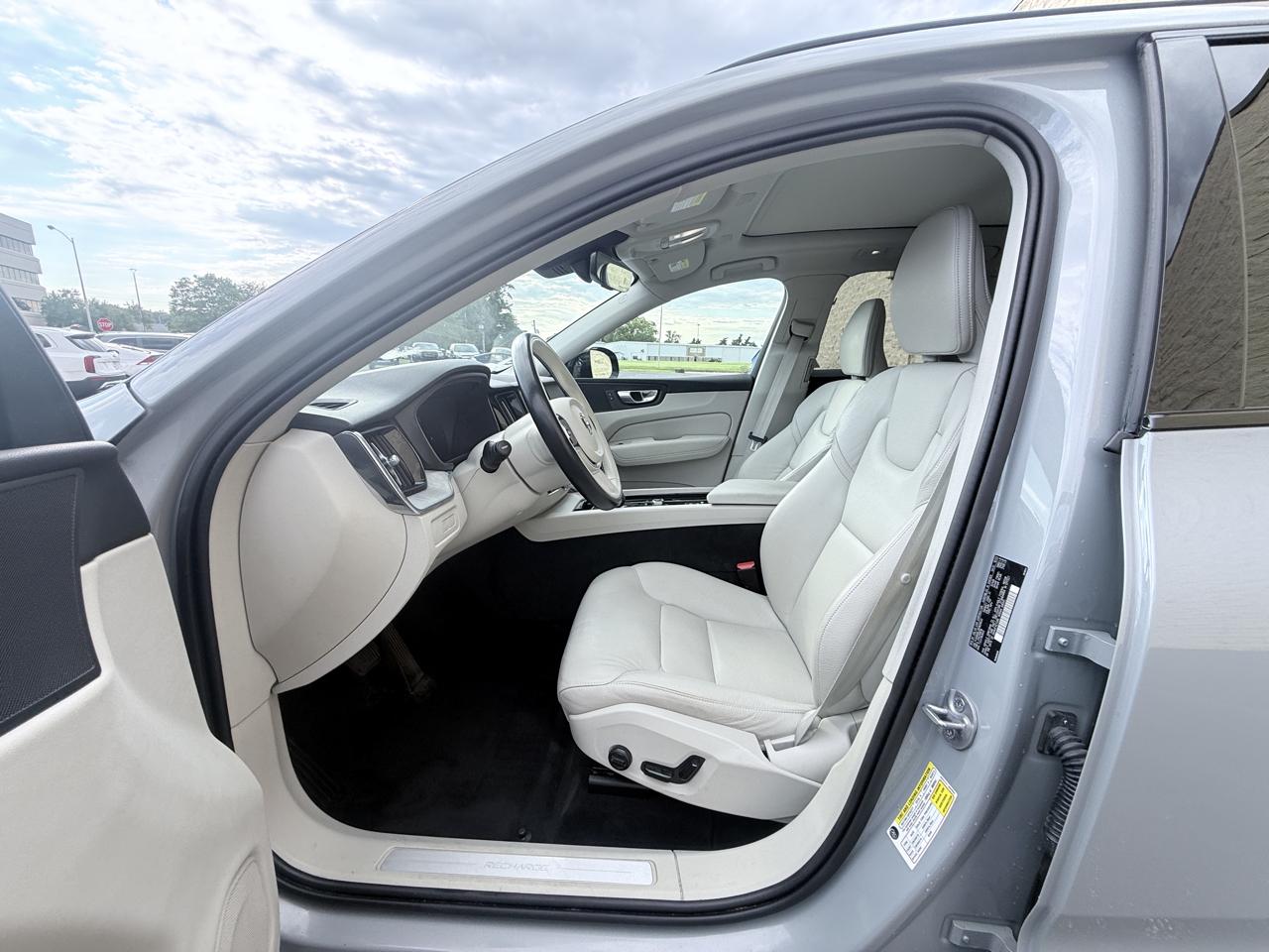 Volvo XC60 Recharge T8 Plus Dark AWD 2024