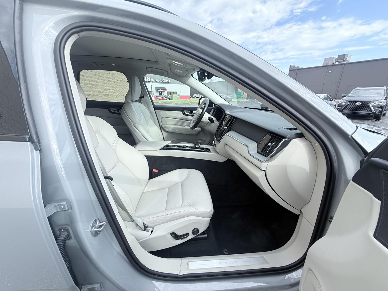 Volvo XC60 Recharge T8 Plus Dark AWD 2024