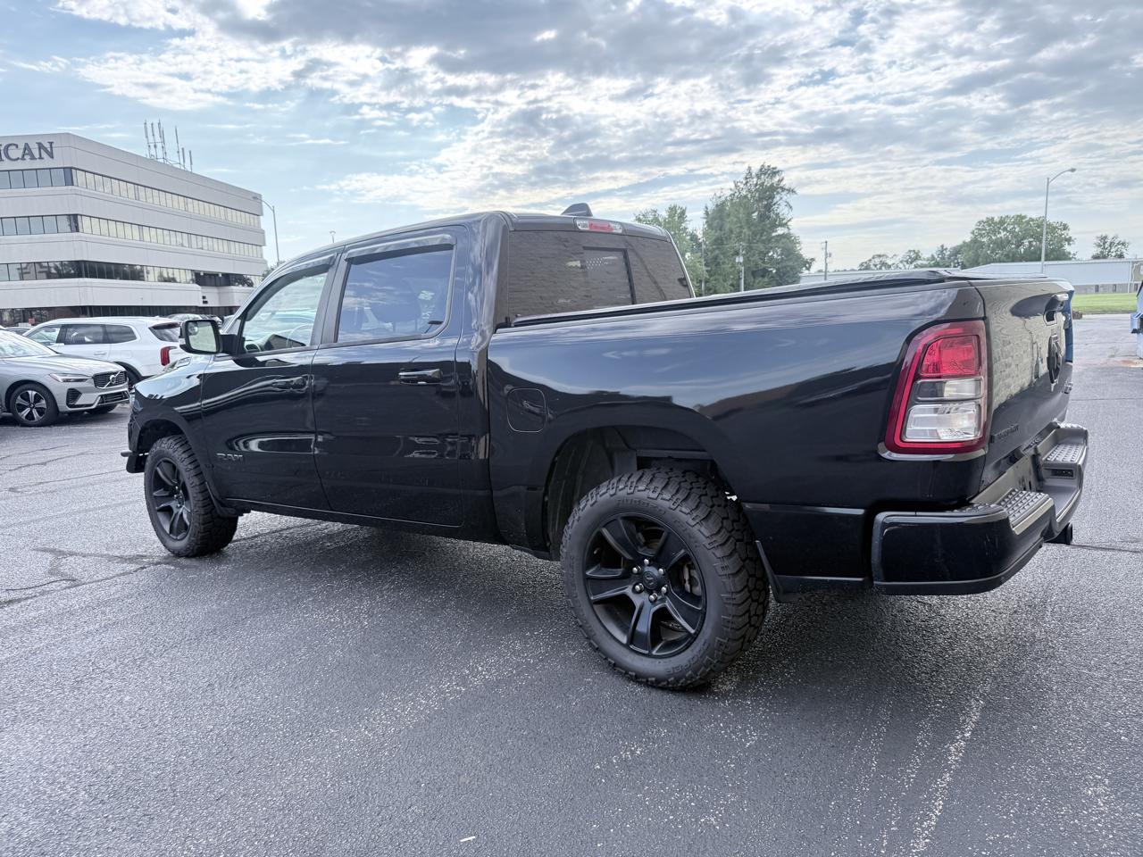 RAM 1500 Big Horn Crew Cab SWB 4WD 2020