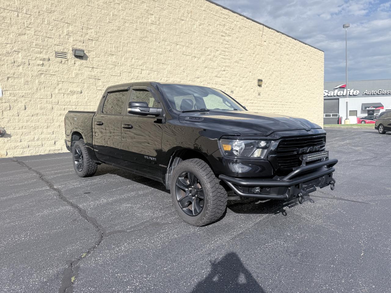 RAM 1500 Big Horn Crew Cab SWB 4WD 2020