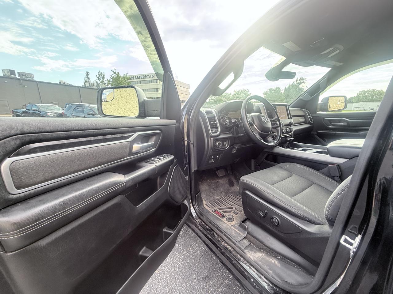 RAM 1500 Big Horn Crew Cab SWB 4WD 2020